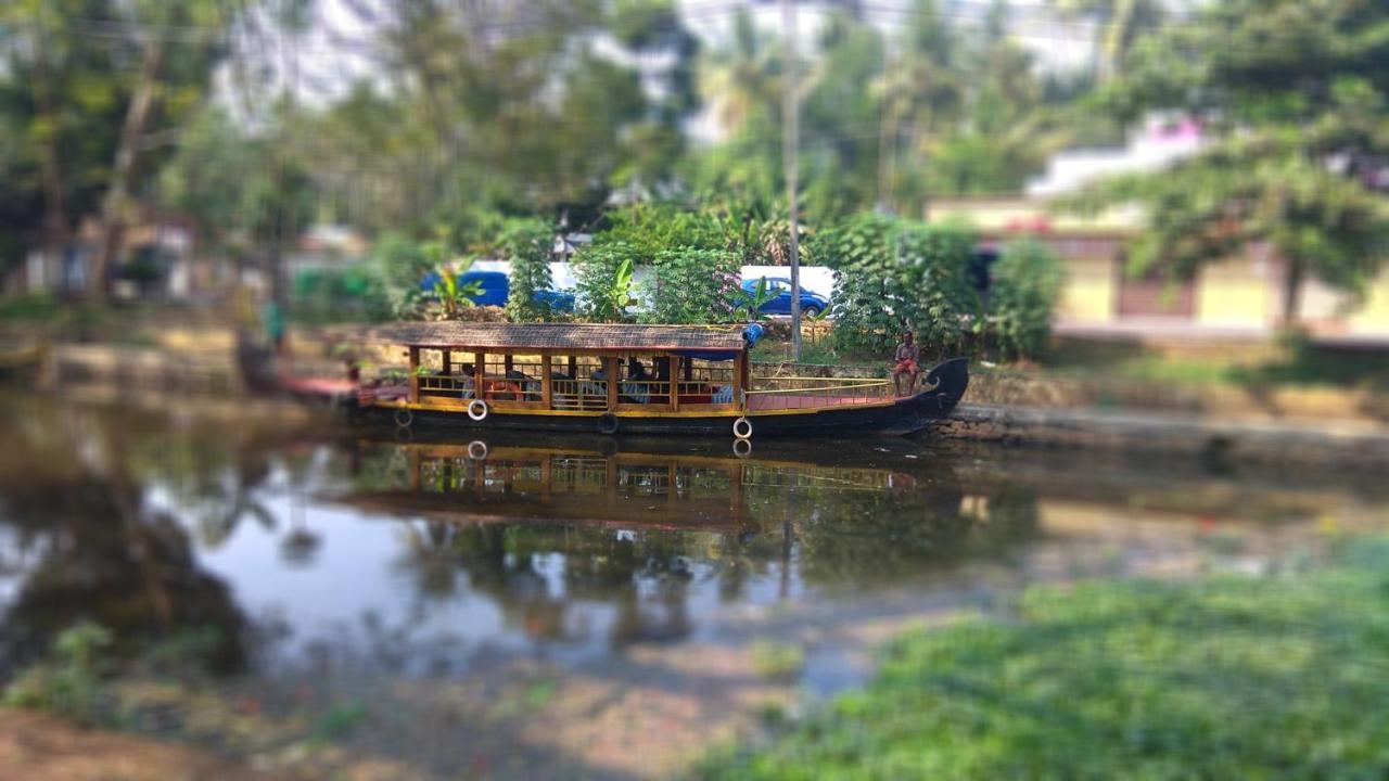 Marari Sabari Home Stay 马拉利库兰 外观 照片