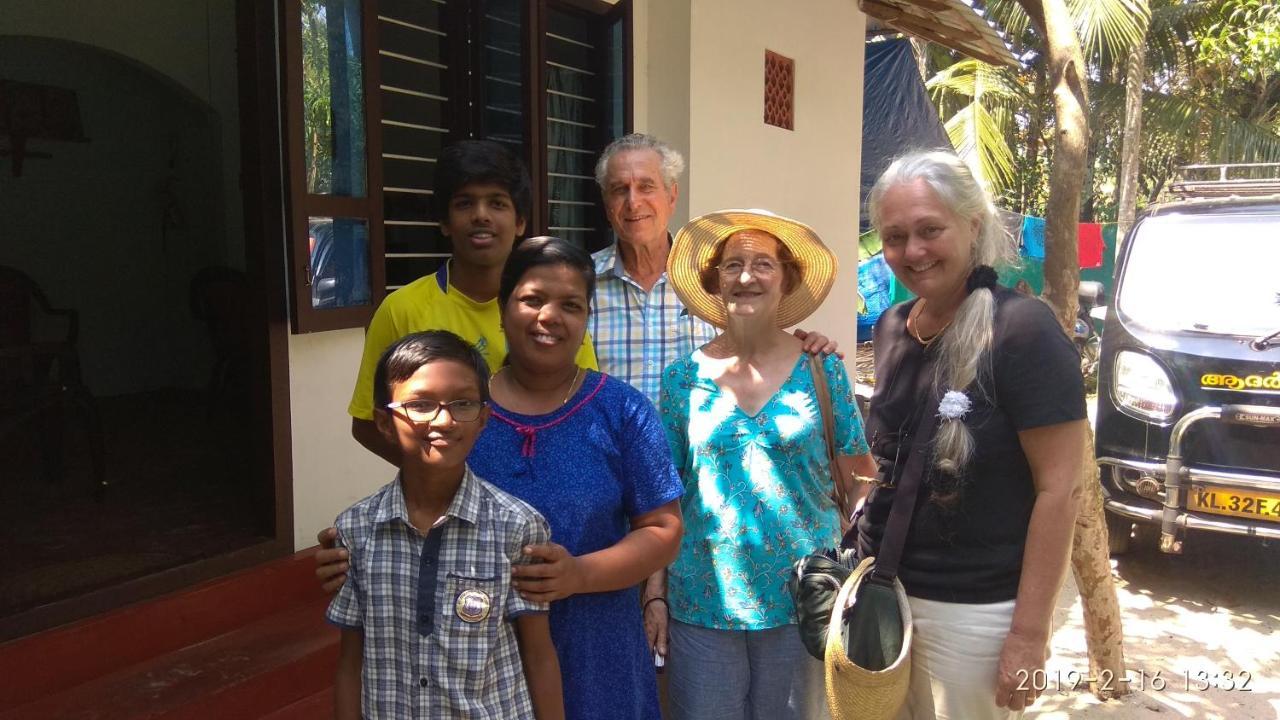 Marari Sabari Home Stay 马拉利库兰 外观 照片